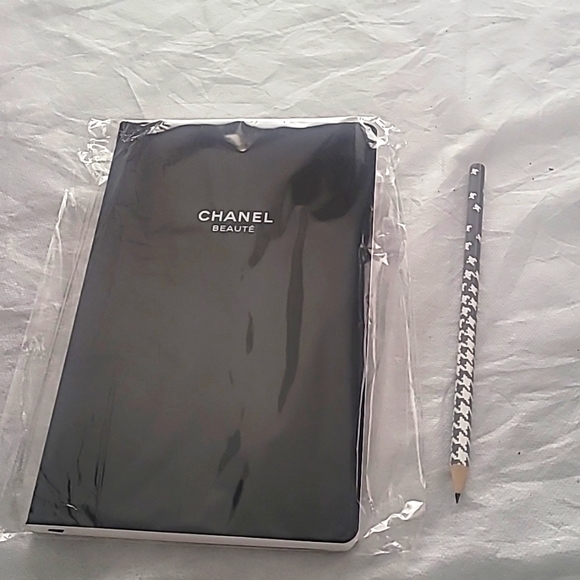 CHANEL Beauté Black and White Notebook With DIOR pencil Brand Nee - Picture 5 of 5